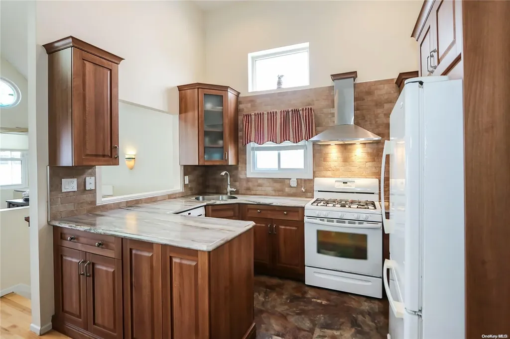 62 Illinois Avenue Long Beach NY 11561