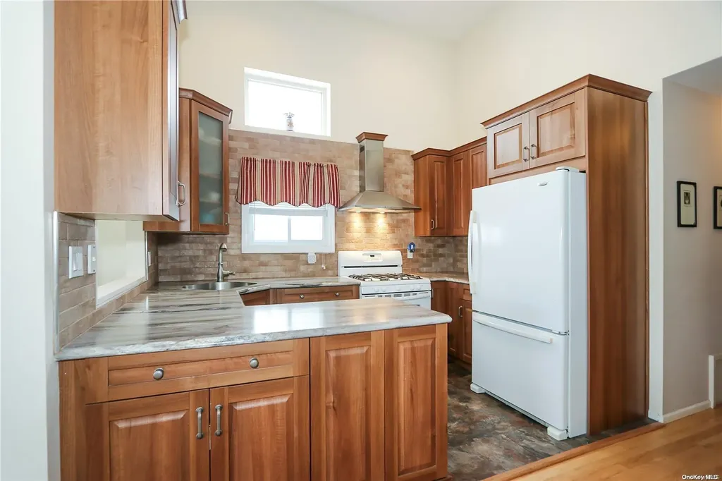 62 Illinois Avenue Long Beach NY 11561