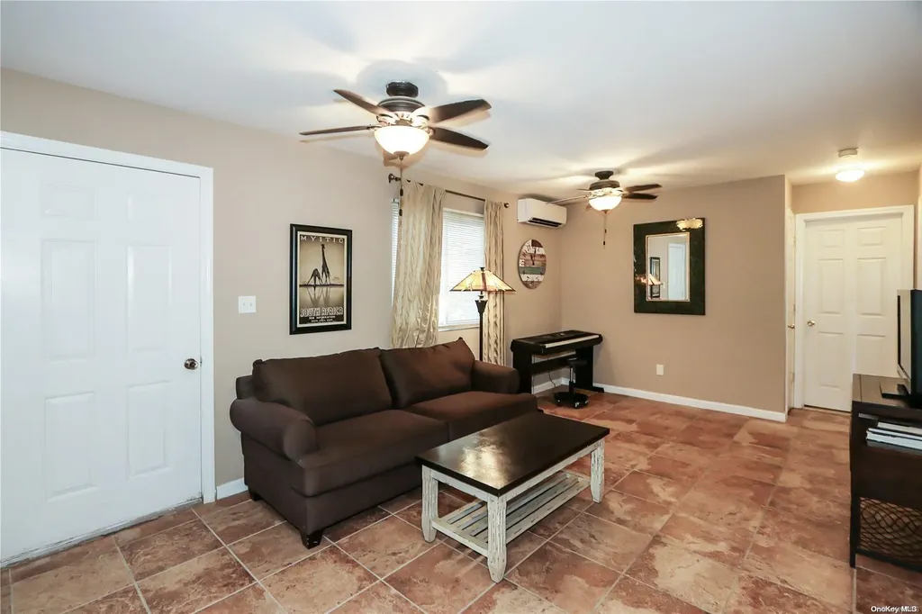 62 Illinois Avenue Long Beach NY 11561