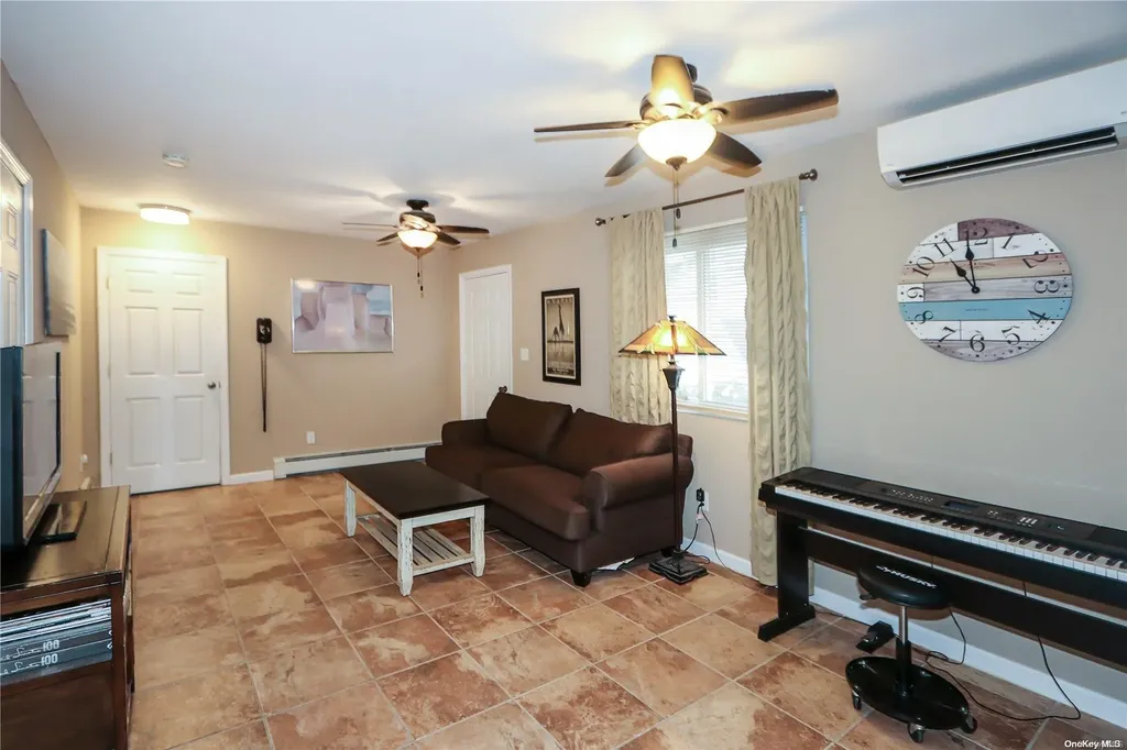 62 Illinois Avenue Long Beach NY 11561