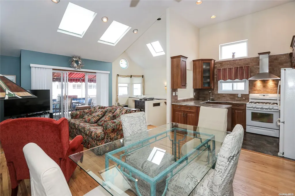 62 Illinois Avenue Long Beach NY 11561