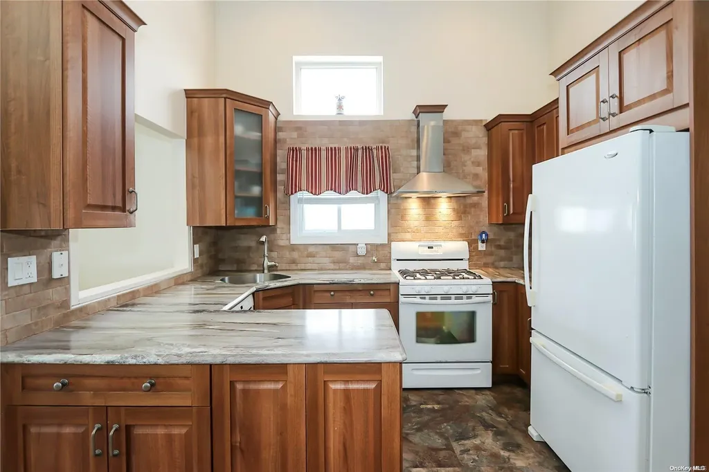 62 Illinois Avenue Long Beach NY 11561