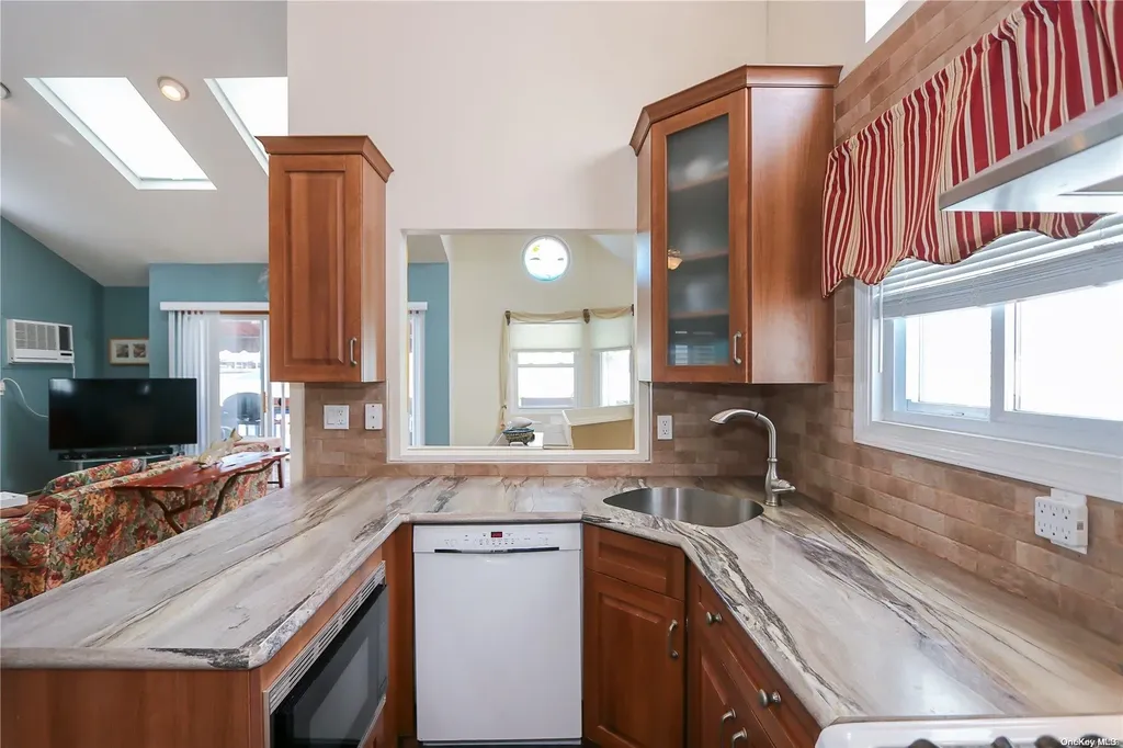 62 Illinois Avenue Long Beach NY 11561
