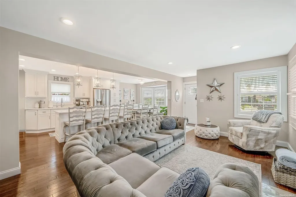 7 Windsor Place Lynbrook NY 11563