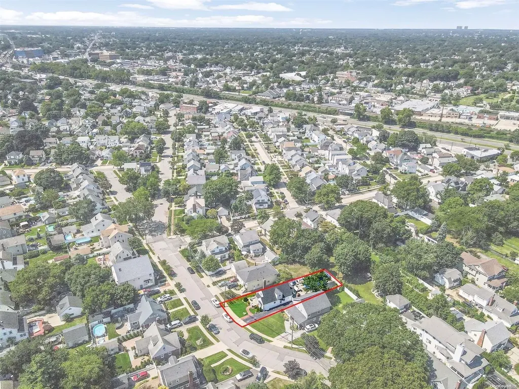 7 Windsor Place Lynbrook NY 11563