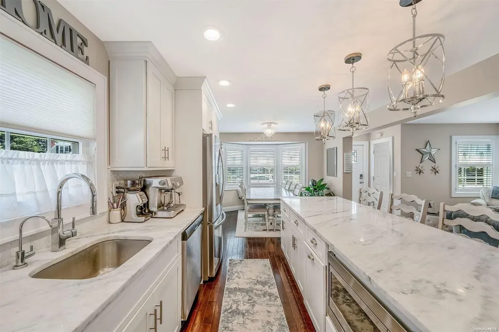7 Windsor Place Lynbrook NY 11563