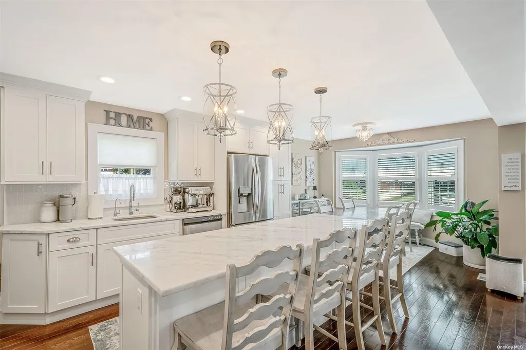 7 Windsor Place Lynbrook NY 11563