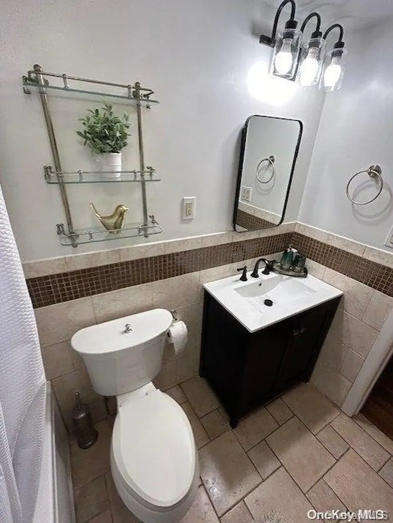 151 Fillmore Avenue Deer Park NY 11729
