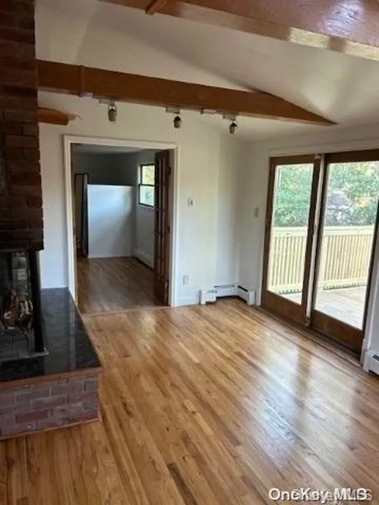 151 Fillmore Avenue Deer Park NY 11729
