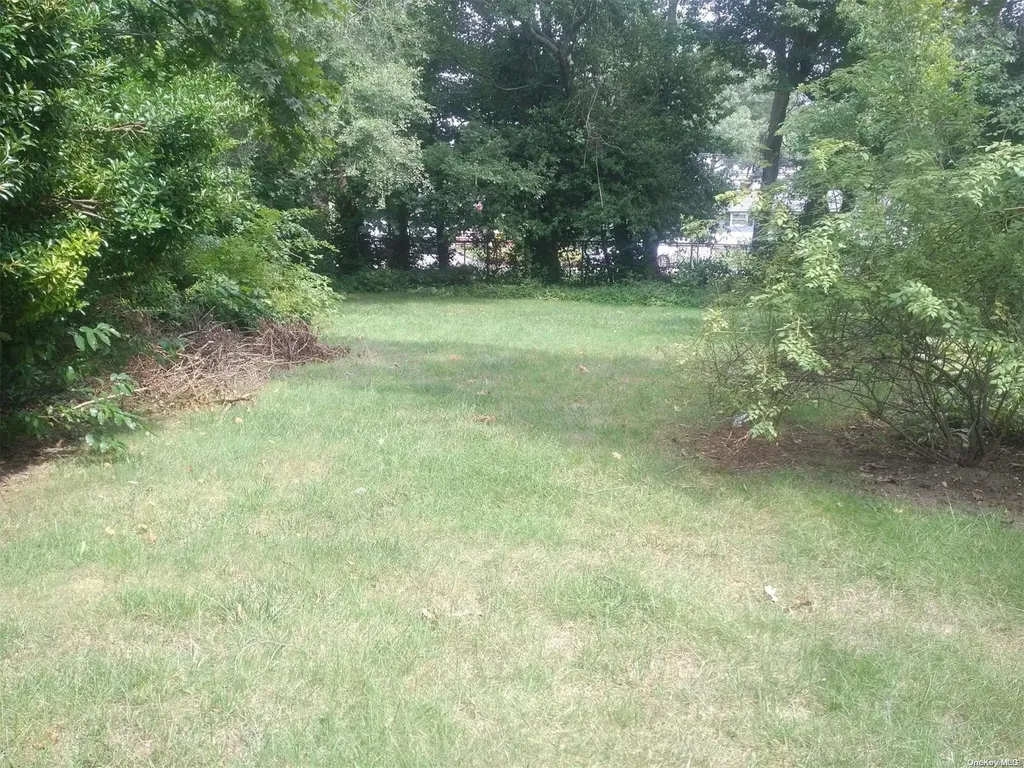 151 Fillmore Avenue Deer Park NY 11729