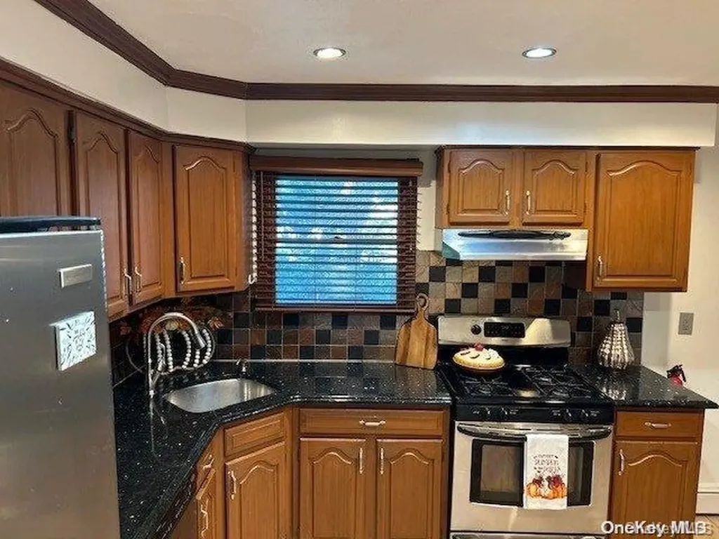 151 Fillmore Avenue Deer Park NY 11729