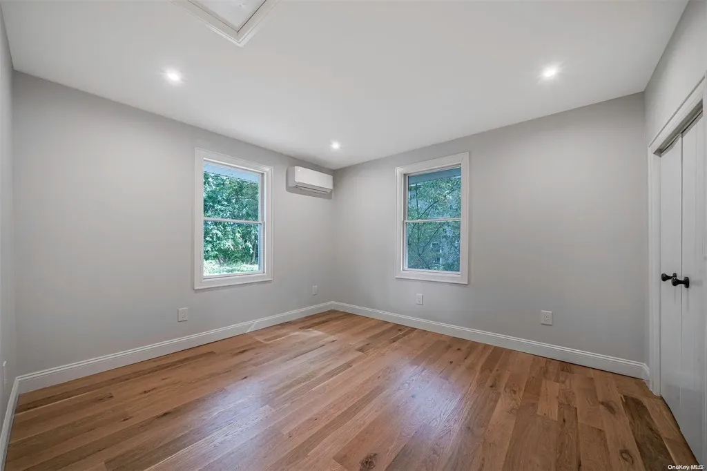43 Summit Drive Smithtown NY 11787