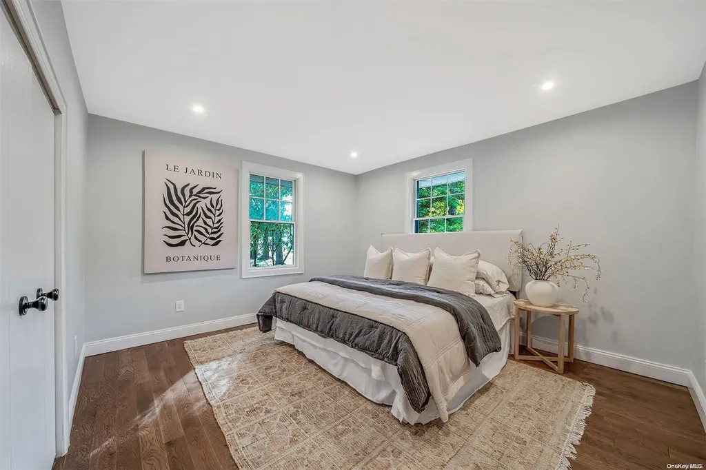 43 Summit Drive Smithtown NY 11787