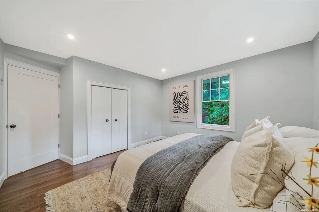 43 Summit Drive Smithtown NY 11787