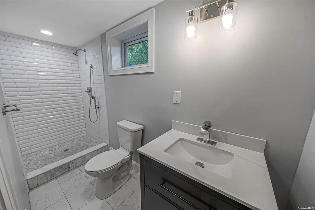 43 Summit Drive Smithtown NY 11787