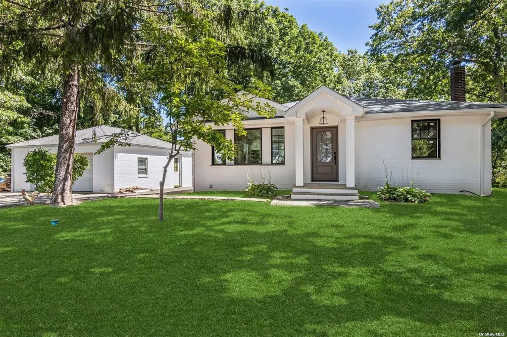 43 Summit Drive Smithtown NY 11787