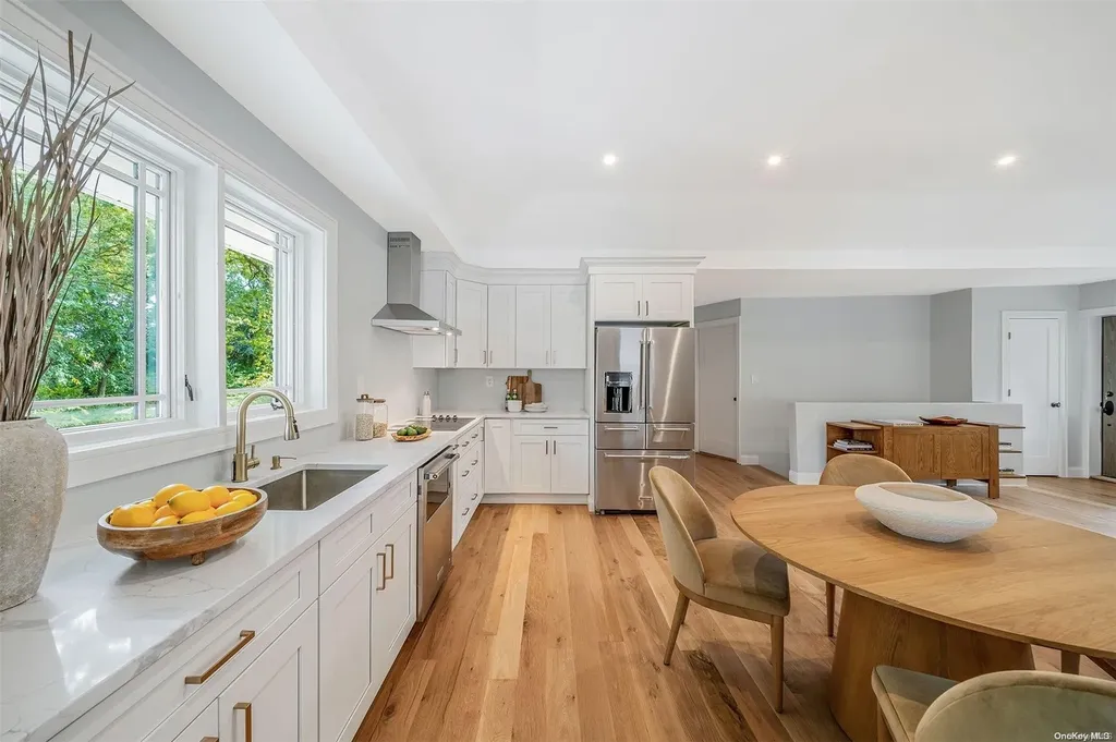 43 Summit Drive Smithtown NY 11787