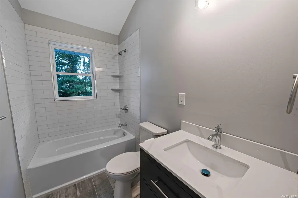 43 Summit Drive Smithtown NY 11787