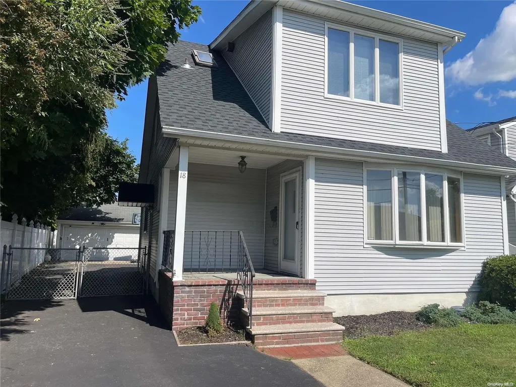 18 Lawnview Avenue Hicksville NY 11801