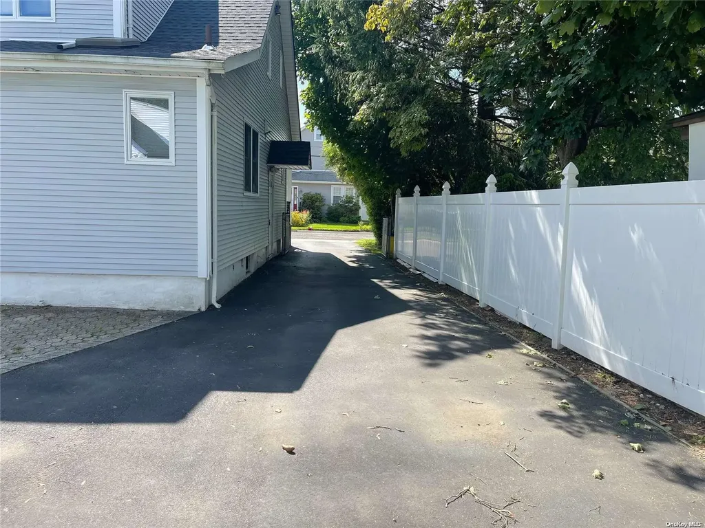 18 Lawnview Avenue Hicksville NY 11801