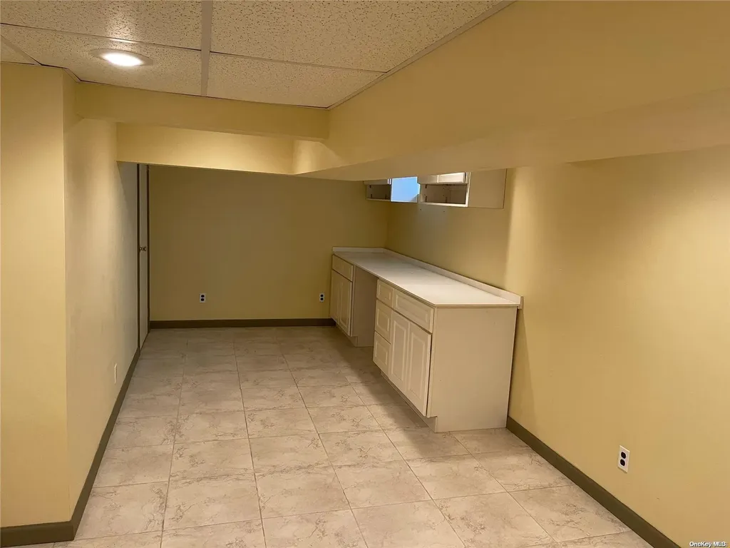 18 Lawnview Avenue Hicksville NY 11801