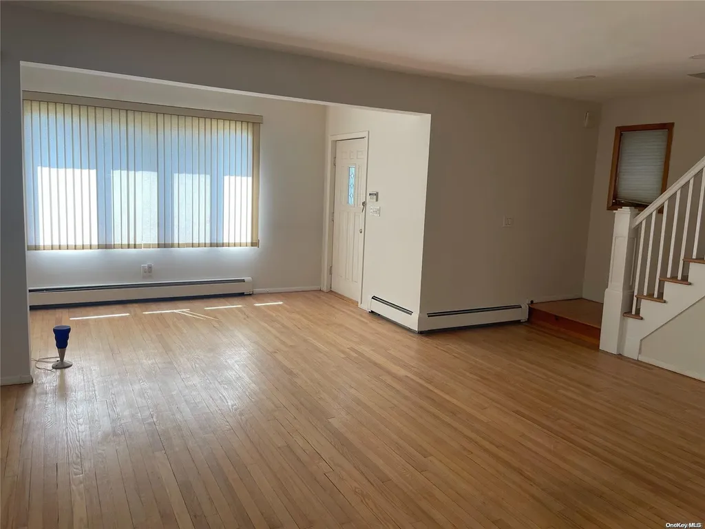 18 Lawnview Avenue Hicksville NY 11801