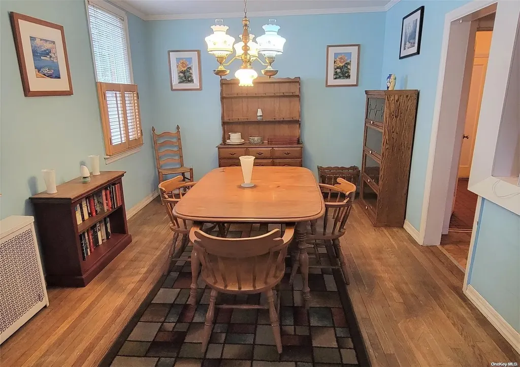 138 Hewlett Avenue Merrick NY 11566