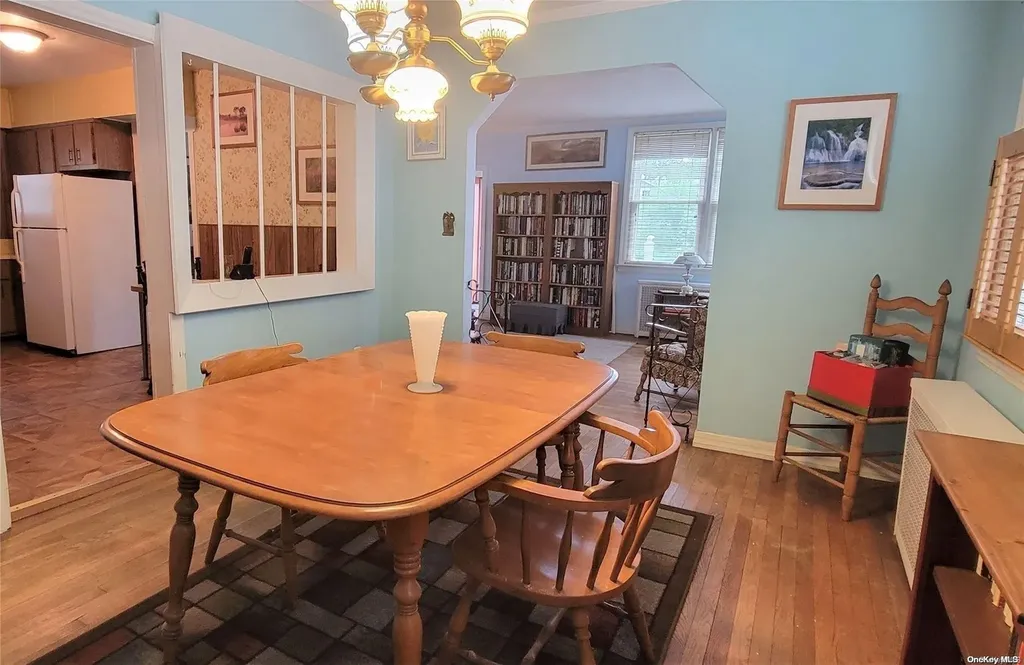 138 Hewlett Avenue Merrick NY 11566