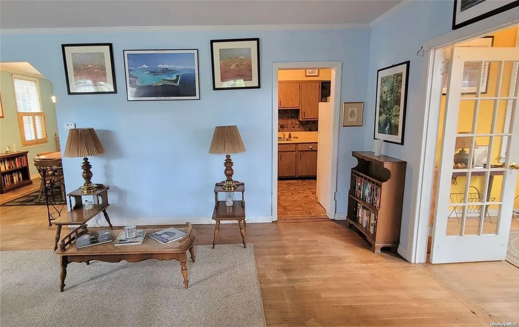 138 Hewlett Avenue Merrick NY 11566