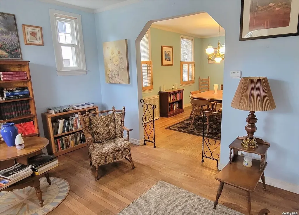 138 Hewlett Avenue Merrick NY 11566