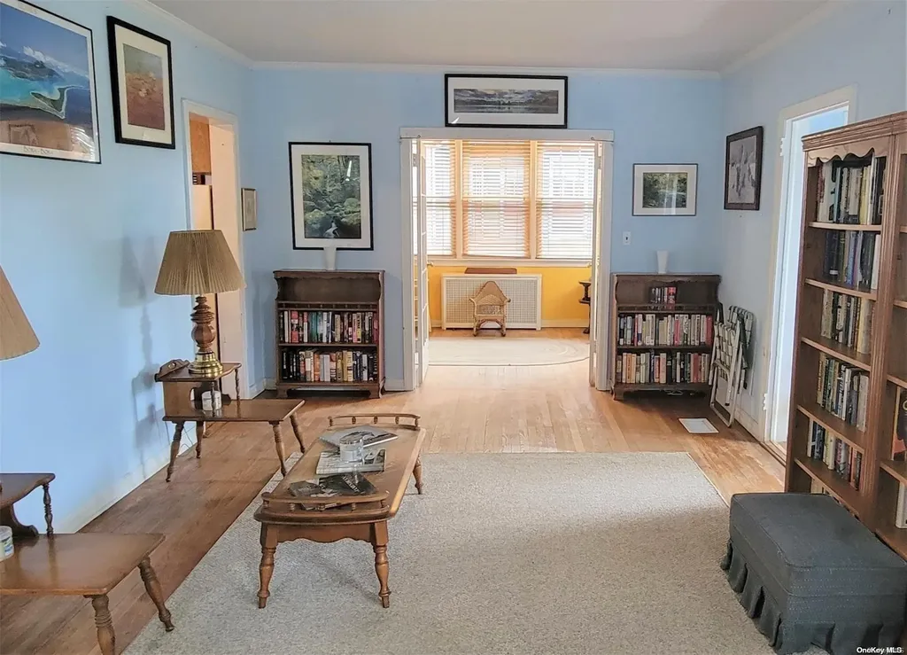 138 Hewlett Avenue Merrick NY 11566