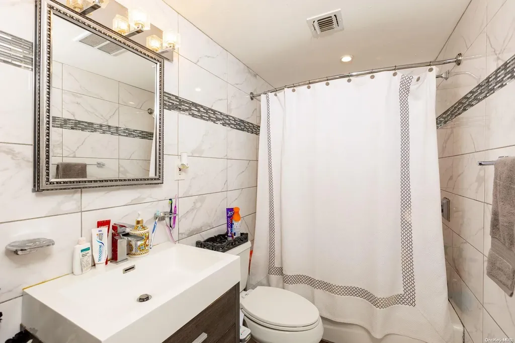149 3rd Avenue Brentwood NY 11717