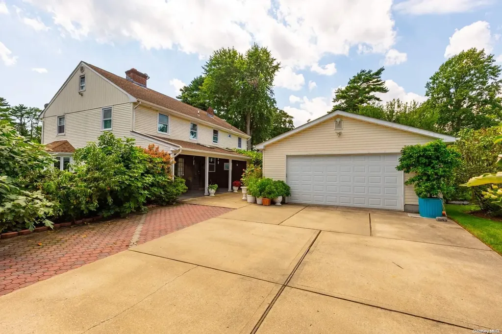 149 3rd Avenue Brentwood NY 11717