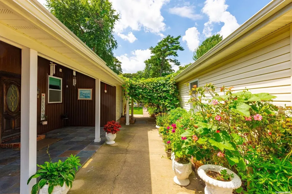 149 3rd Avenue Brentwood NY 11717