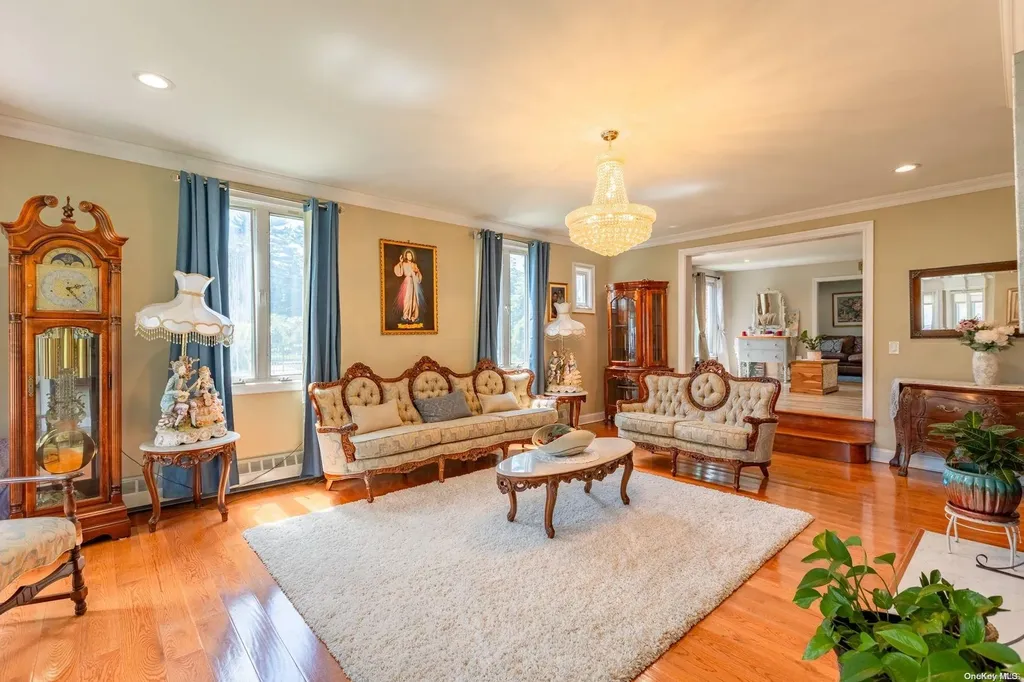 149 3rd Avenue Brentwood NY 11717