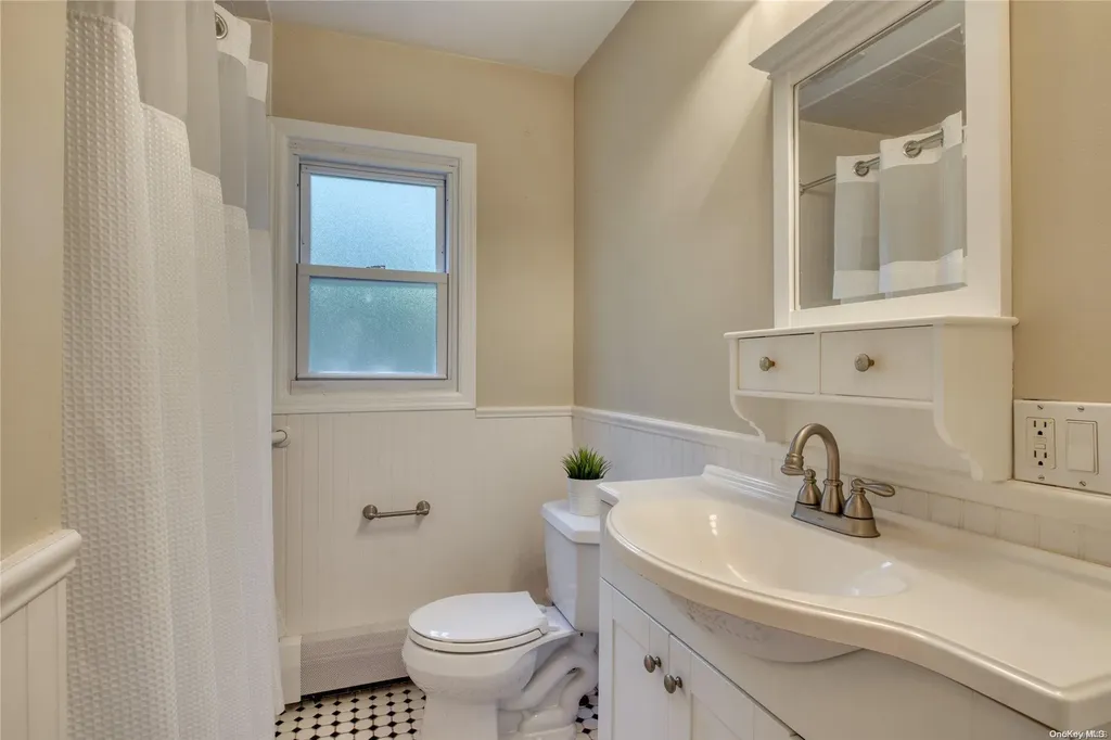 32 Summit Boulevard Westhampton NY 11977