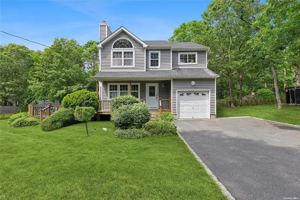 48 Ocean Avenue Hampton Bays NY 11946