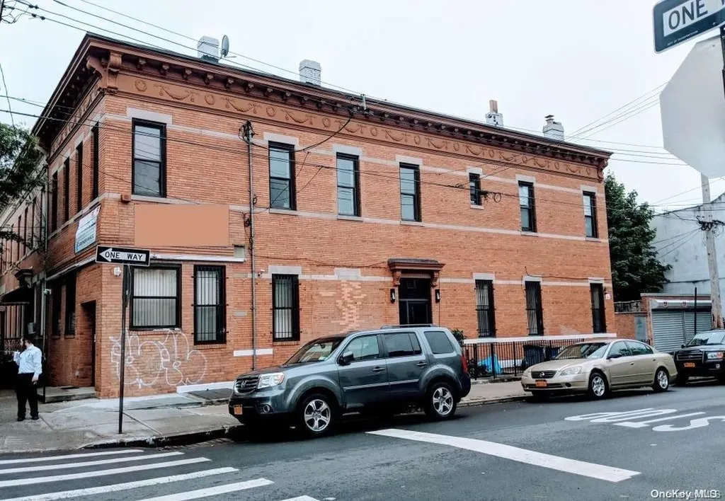 652 Grandview Avenue Ridgewood NY 11385
