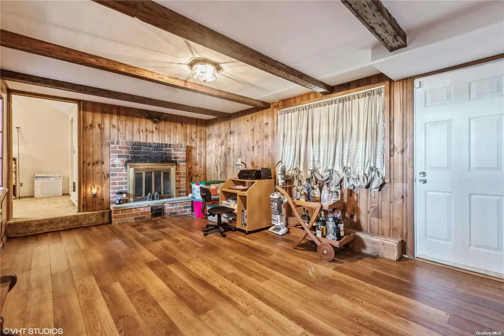 13 Joyce Avenue Massapequa NY 11758