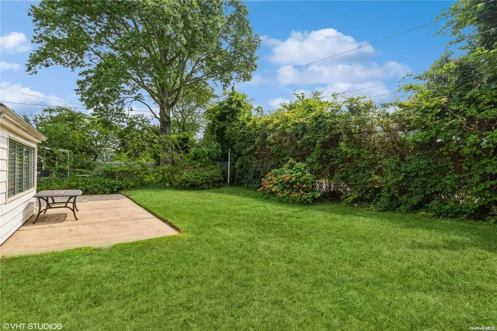 13 Joyce Avenue Massapequa NY 11758