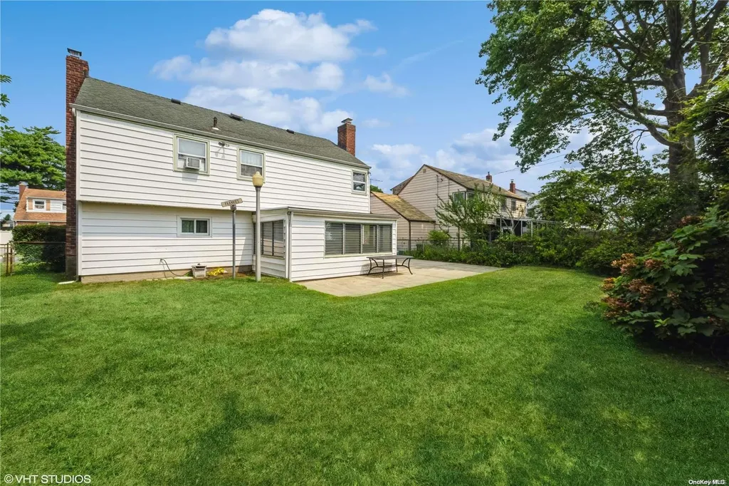 13 Joyce Avenue Massapequa NY 11758