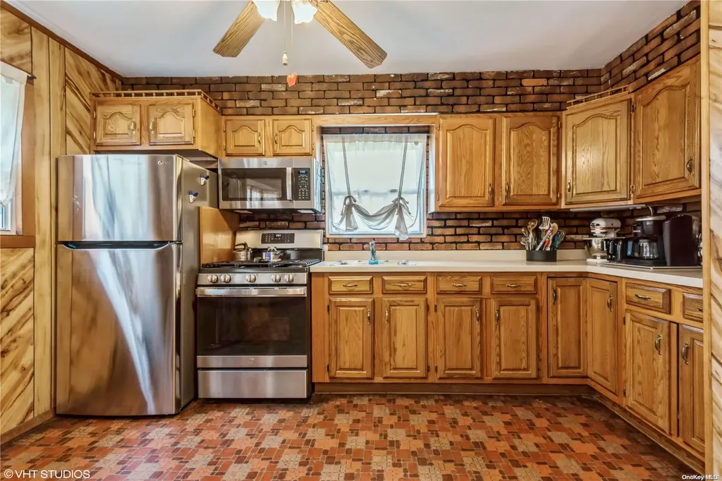 13 Joyce Avenue Massapequa NY 11758