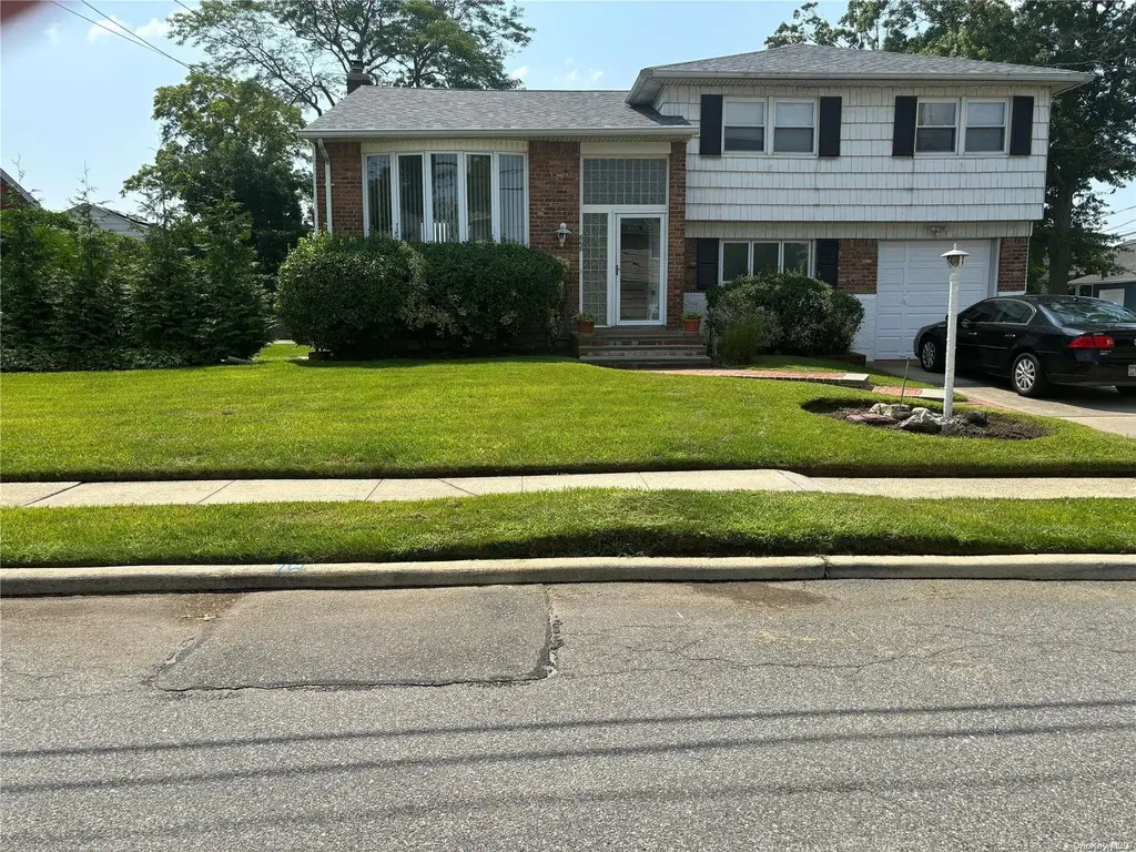 668 Jeffrey Drive Baldwin NY 11510