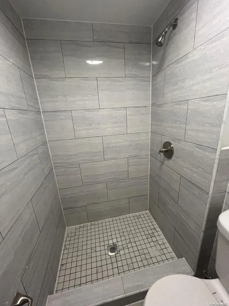 4005 Laconia Avenue Bronx NY 10466