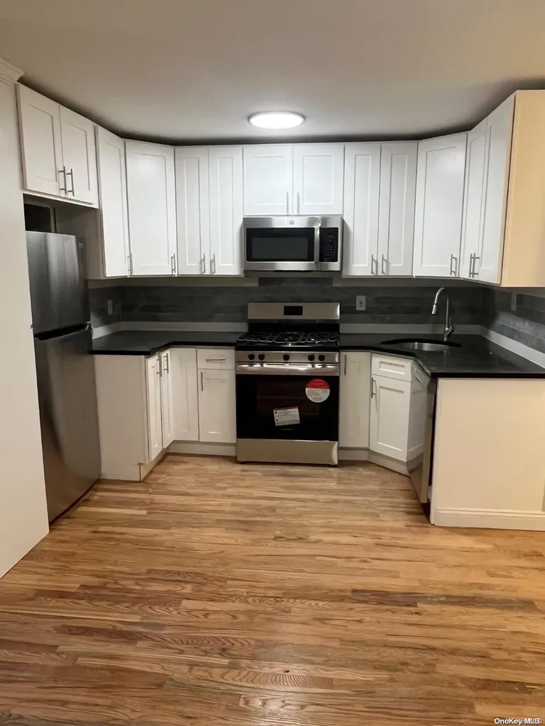 4005 Laconia Avenue Bronx NY 10466