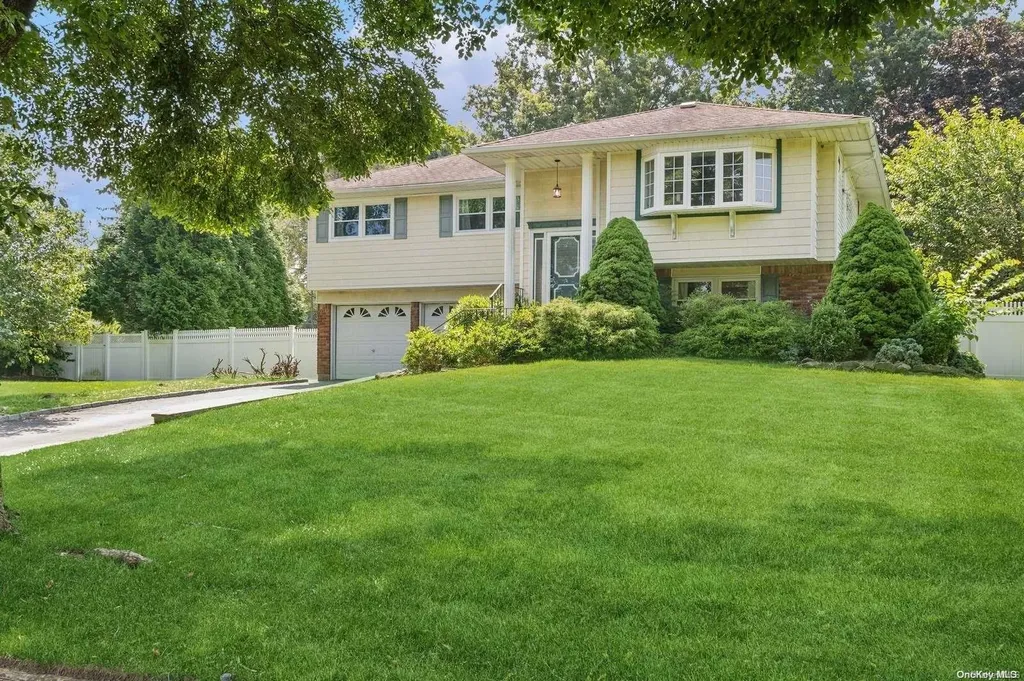 12 Daron Lane Commack NY 11725