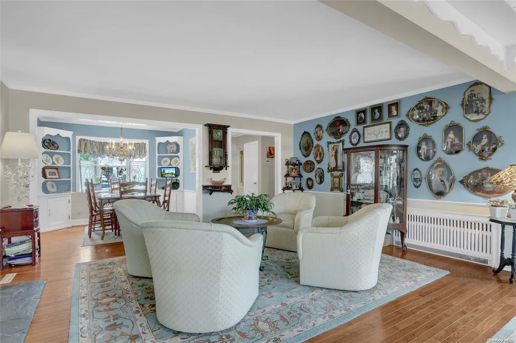 110 Sequams Lane W West Islip NY 11795