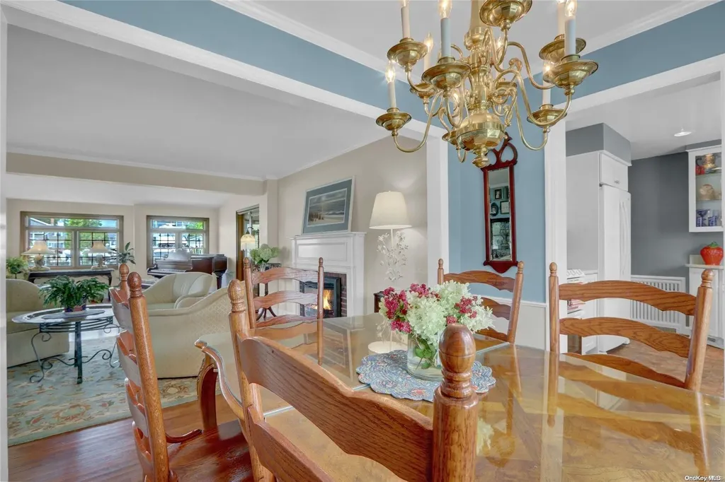 110 Sequams Lane W West Islip NY 11795