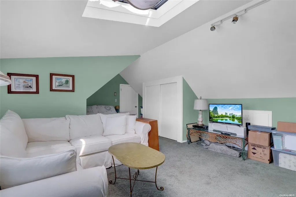 110 Sequams Lane W West Islip NY 11795