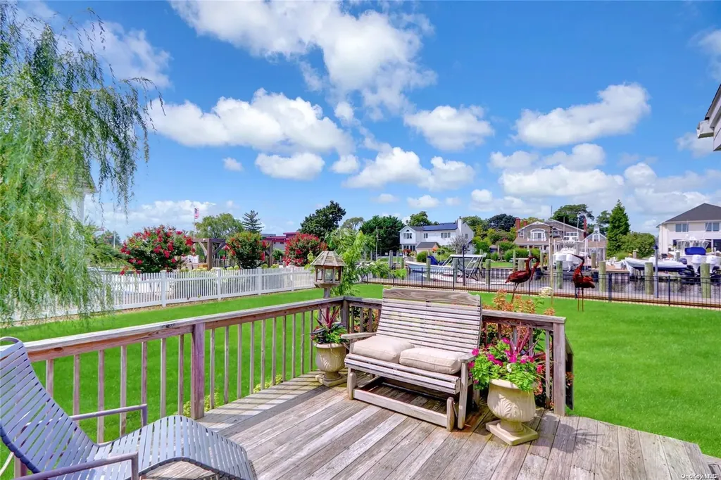 110 Sequams Lane W West Islip NY 11795